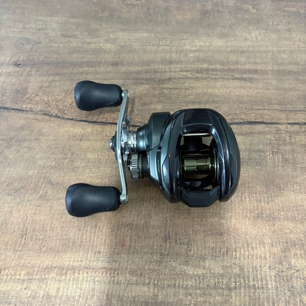 shimano curado 200 left handedm Shimano Curado M Baitcaster Reel Left-handed – Fisho's Tackle World